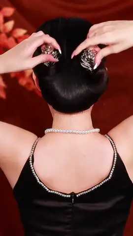 🌟 Styling Twister Bun Maker: Effortlessly create elegant bun hairstyles.n🌀 I
 ovative design for chic twisted buns.n💁‍♀️ Suitable for various hair types and lengths.n⏰ Quick and easy to use.n💼 Perfect for work, nights out, or special events.n💖 Achieve polished looks with minimal effort.
#hairfashion #haircilp #flowerclip #fyp #forher #gift #prettygirls 