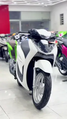 Sh 160 Abs Trắng 2025 #Honda #xuhuong #Xetragop #Sh160 #Xemaytragop #Thinhhanh #Xuhuong2025 #Xemaynhapkhau #xuhuongtiktok2025 #Hottrend #Trending 