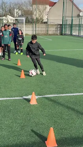 Rend toi sur le site: codfamilya.com #football #mbappe #psg #ronaldo #messi #kingsleague #familyafc 