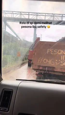 Ibu safety monitor 😂 #imipmorowali #dumtruck #hanyakonten #safty #qmb#lewatberandafyp 