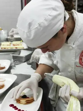 Pastry chef 🧁❤ #dreamjob #pastrychef #chef #CapCut #fyp #foryoupage #foryou #FoodTok 