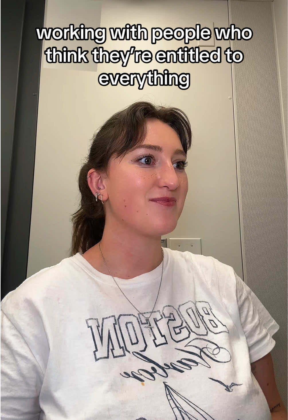 so what are we thinking he did #customerservice #customerserviceproblems #customerservicebelike #restaurantlife #restauranttiktok #restauranttok #hostessproblems #hostesstiktok #hostessingtings #hostesstingz #hostessingstories #workmemes #restaurantindustry #serviceindustry #karensgoingwild #coworkersbelike #coworkers 