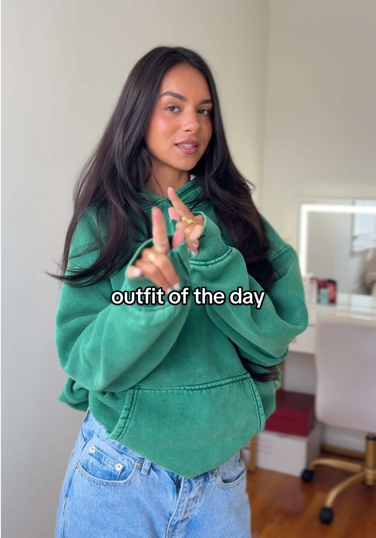 Outfit of the day featuring my favorite sweatshirt 🍀🤍 #outfitinspo #outfitideas #outfitcheck #style #outfitoftheday #styleinspo 