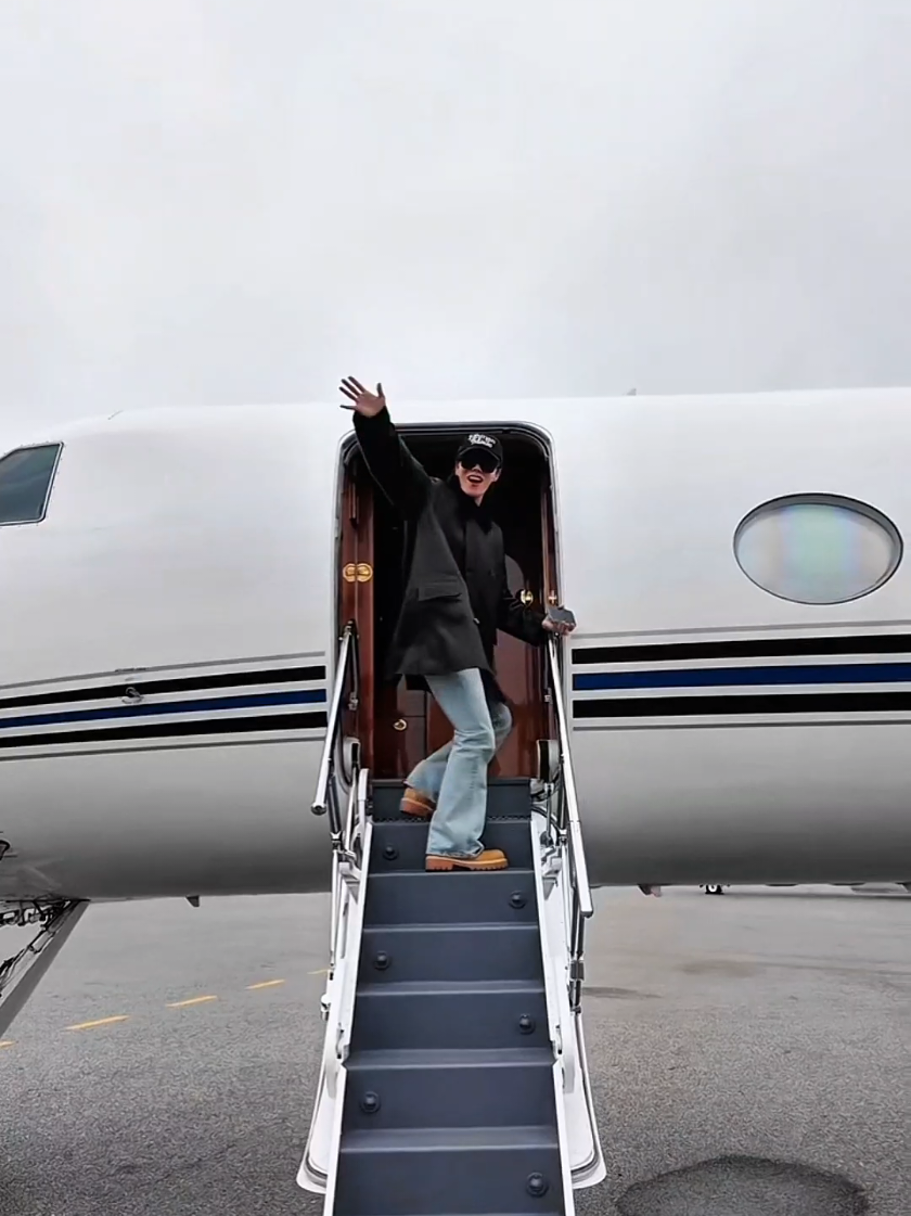 See U in Chicago🤩🥰😍 #jhope #hopeonthestage #neuron #newrun #sweetdreams #monalisa 