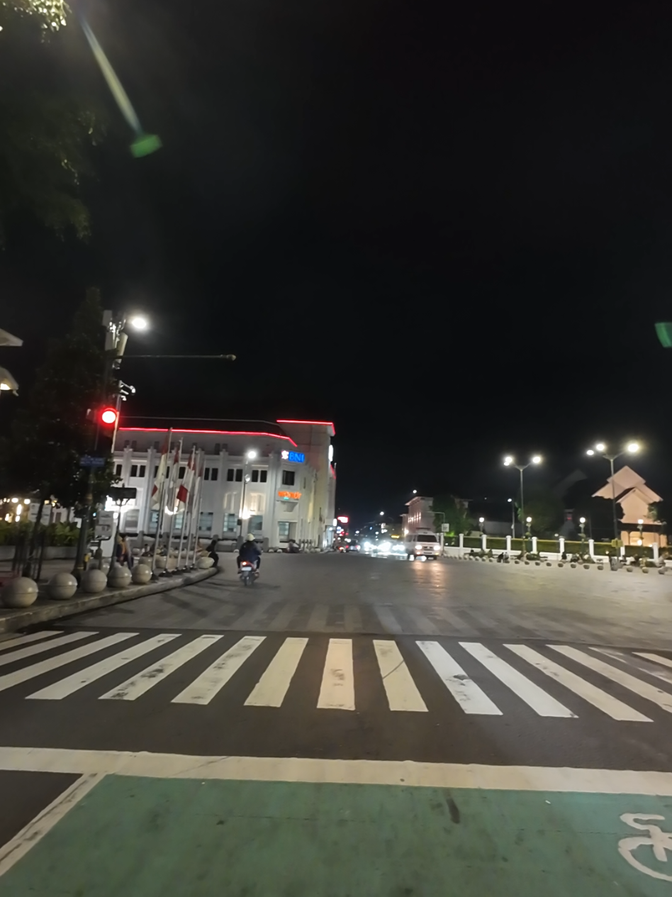 [STORY SUASANA] Suasana Tengah malam di KM0 Yogyakarta  Sabtu, 15 Maret 2025 SILAHKAN SAVE ATAU DOWNLOAD GRATIS #fyp #yogyakarta #storyprank #storywhatsapp #storyig #ramadhan #Ramadan2025 #malioboro #km0yogyakarta 