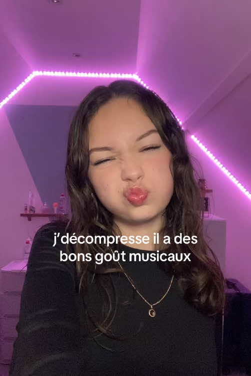 à base de sdm, plk, cris mj, m4tias, aupinard etc 🙏🏼🙏🏼🙏🏼 #fyp #zoe_hmn19 #musique 