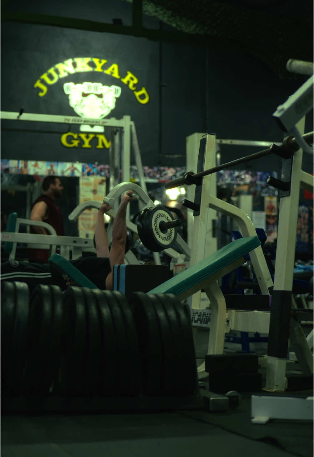 Cinematic Old school gym #academia #gym #cinematic #oldschool #bodybuilding #treino #viral #fy