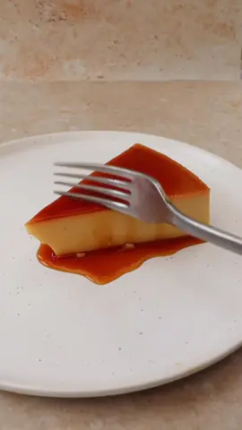 When you need comfort a flan is a fabulous option, this one was flavoured to taste a bit like horchata #flan #bakedcustard #horchata #lecheflan #custard #comfortfood 