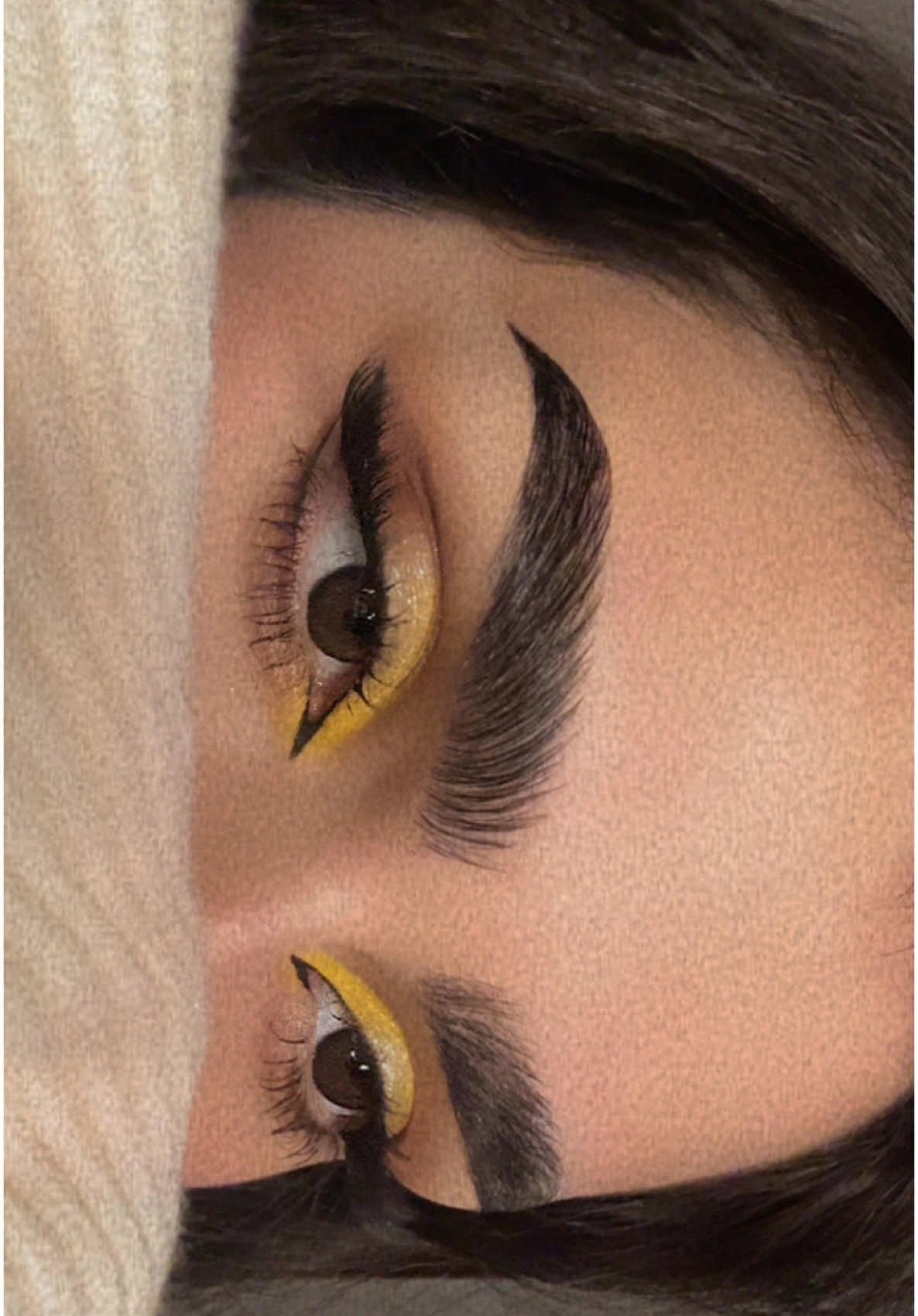 ميكب فستان اصفر 🥂💛 بتحصلون المنتجات في متجر بيوتيفول @beautiful | بيوتيفول مع كود خصم 