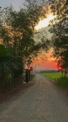 Hoàng hôn rồi sẽ xoa dịu chúng ta qua những ngày mỏi mệt…#sunset#sunsetng #Mọi 