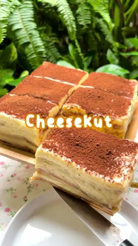 Resep: 2 kuning telur atau bisa dikurangi jadi 1 ya 20 gr gula 1/2 sdt vanilla extract 100 gr Pondan Whip Cream 200 ml air es 300 gr Cream Cheese atau 2 blok keju oles 70 gr gula Pencelup: 2 sdm kopi tanpa ampas 1 sdm gula 250 ml air panas Creakers secukupnya Kokoa powder untuk topping #cheseekut #tiramisu #cheesekuttiramisu #ramadhanpraktis