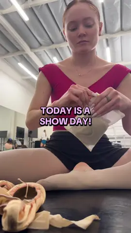 show day pointe shoe vid 😗🎀🩰 #ballet #ballerina #pointe #pointeshoes #dance #dancer #ballettok #balletcore #balletclass @BLOCH Dance 