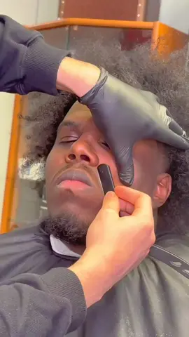 Barber shop pranks ☺️ #prank #barber #prankvideo #funny #challenges #funnytiktok #fail #funnyvideos #reaction #moment #scarepranks #fun #surprise #barbershop #hahaha #fyp #foryoupage 