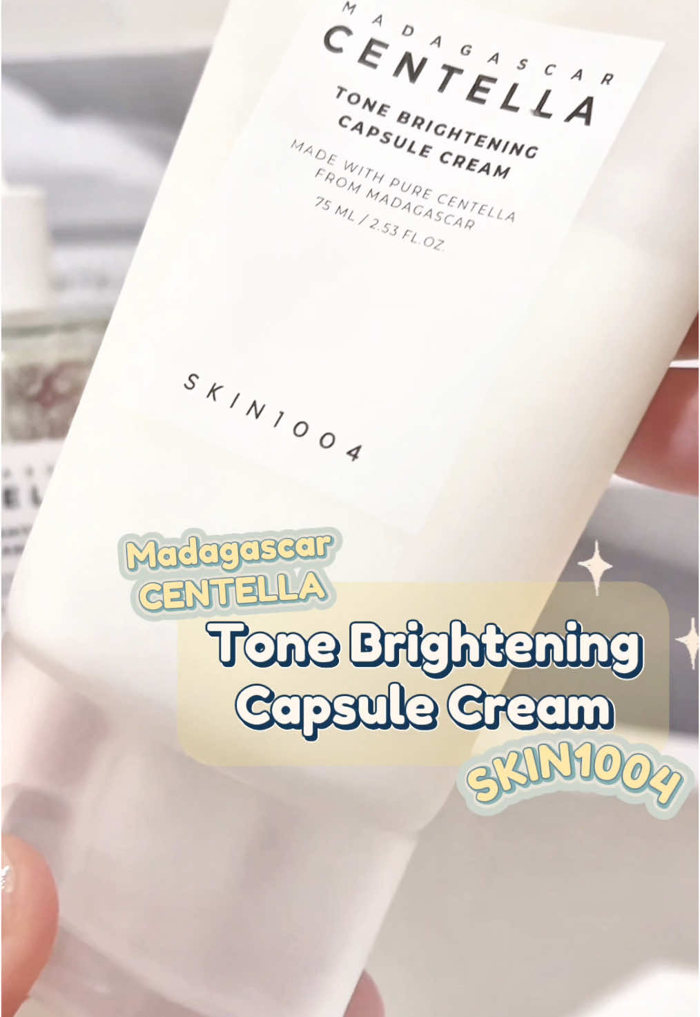 Kalian yang mau mencerahkan kulit kusam dan memudarkan noda hitam, ga perlu bingung lagi, coba rutinin pakai SKIN1004 Madagascar Centella Tone Brightening Capsule Cream. CEK harga promonya.. ukuran creamnya cukup besar  75ml, jadi hemat bisa untuk penggunaan beberapa bulan #skin1004 #fyppppppppppppppppppppppp #affiliate #affiliatemarketing 