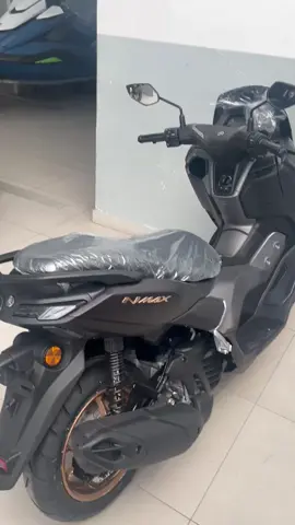 Nova Nmax 2025 preta fosco.