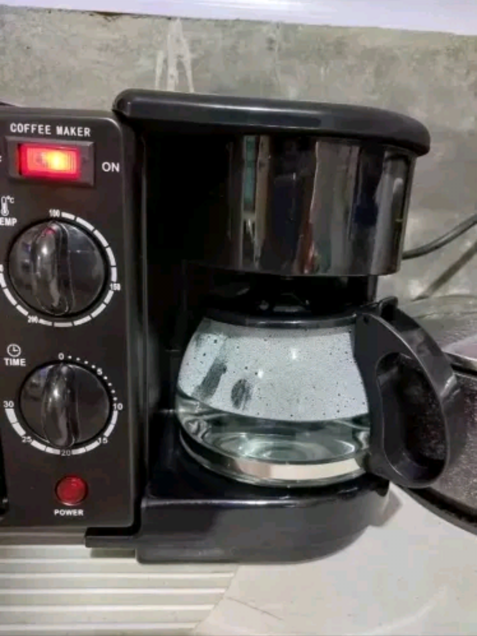 Kung gusto mo ng mabilis at hassle-free na pag-prepare ng agahan nyo nako ito na ang sagot-3-in-1 Breakfast Making Machine! May oven, frying pan, at coffee maker kana gamit lang ang machine na ito! #breakfast #machine #maker #3in1 #mini #oven #fryingpan #coffeemaker #household #kitchen #appliances #gadget #airfryer #bread #toaster #easy #breakfast #tiktokmademebuyit #kitchengadgets #musthave #homeappliances #smart #cooking #fyp #foryou 