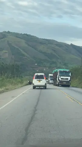 📍 who knows this place ? Beautiful western Uganda #roadtrip #western #everyone #anime #a #mbarara #visituganda #camera 