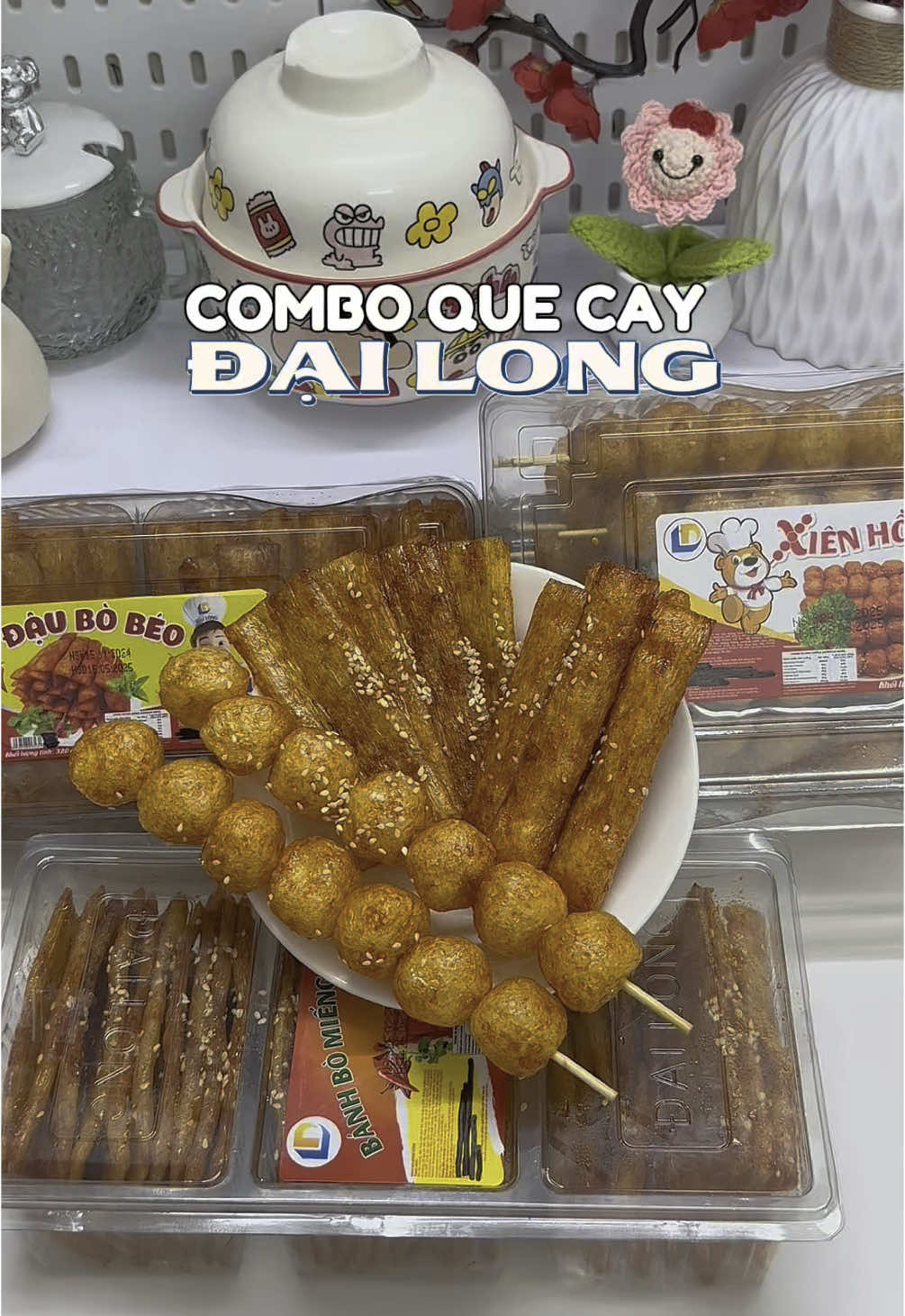 Ông bà nào còn nhớ que cay tuổi thơ này thì giờ có chắt hết rồi, combo que cay tuổi thơ của nhà Đại Long đúng vị tuổi thơ luôn nè #minhlaanh0410 #xuhuong #review #foodreview #quecaydailong #anvatdailong #banhkeodailong #quecaytuoitho #banhbotuoitho 
