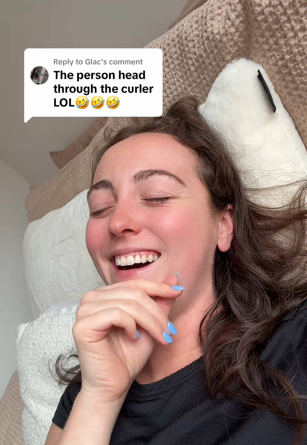 Replying to @Glac sorry I had a crumb on my lip during this but I can’t stop rewatching and cracking up at this 😂😂😂