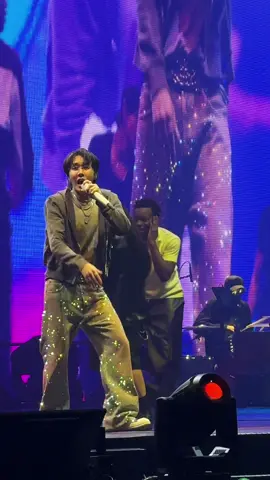 Shout out to my HOPE WORLD 🥹🐿️ #hope_on_the_stage #hopecore #hopeonthestagetour #jhope #bts @hobipower 