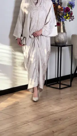 * EID COLLECTION • Luna dress • Prijs: €89,95 #EidCollection #EidFashion #Eid2025 #ModestFashion #ElegantStyle #LuxuryWear #MóméDress #LunaDress #MóméEid #LunaCollection #MóméFashion #ChicAndModest #GlowUp #EidVibes #TimelessElegance #celestialstyle #eid #eidcollection #eidcollections #eiddress #eiddesign #voorjou #abaya #kimono #kleding #outfitinspo #EidCollection #ramadanoutfits #outfitoftheday #EidMubarak #fyppp #fyy 