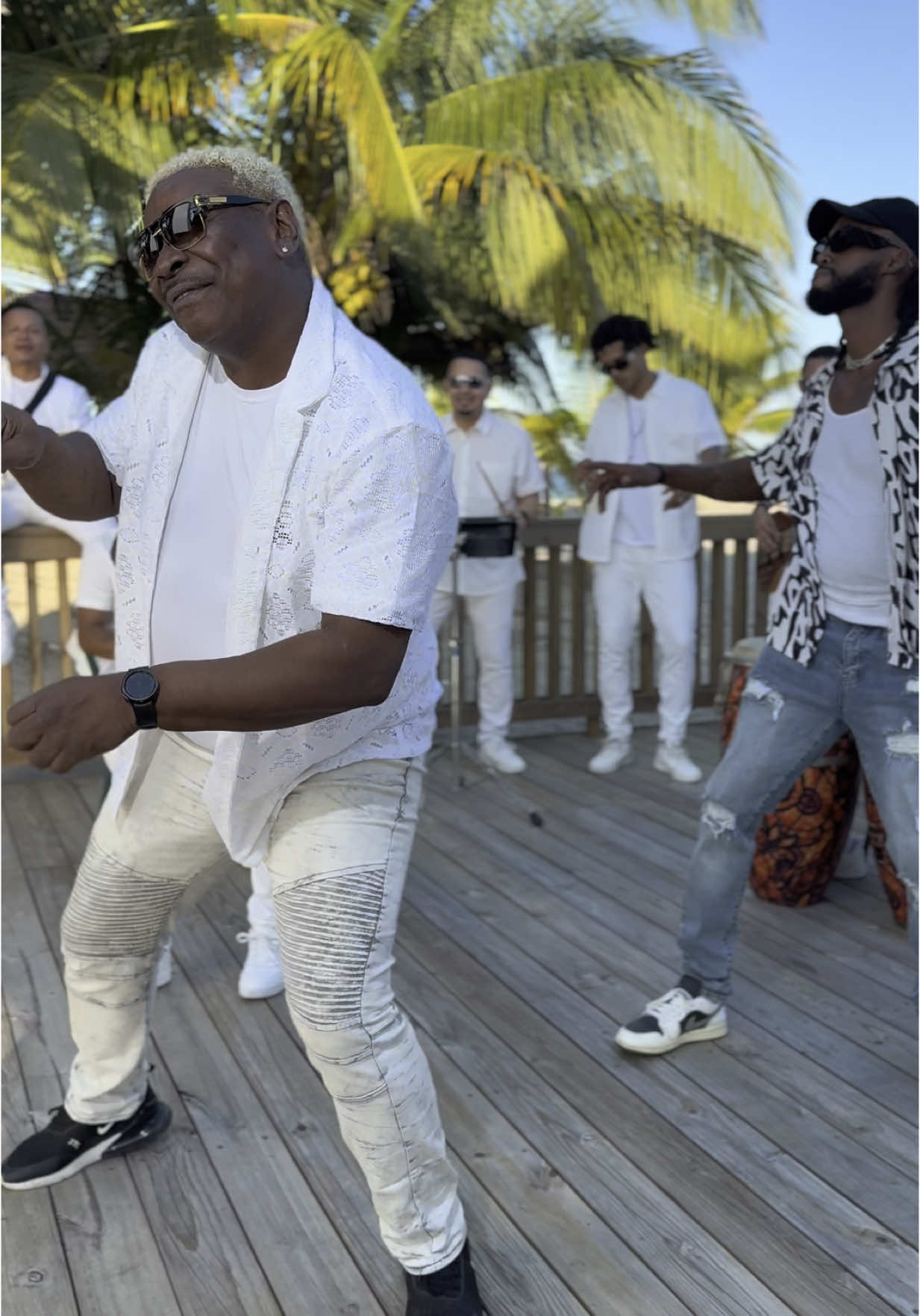 Si si si te quema 🔥 @TUKU MAN FLORES no podía faltar chekea 🏝️ . . . . . . . #bailepunta #ritmopunta #bailapunta #parati 🇭🇳🎶💛🖤 #ritmopuntahonduras #catra #catracho #honduras🇭🇳 #honduras504 #kazzabeagrupacion #lachitrm #mcproductions #punta #honduras #puntahondureña #garifuna #honduras504 #504🇭🇳 #504🇭🇳🔥🔥viral #fyp #foryourpage #parati #puntafresh@Kazzabe @Las Catrachas 🎀🤍 