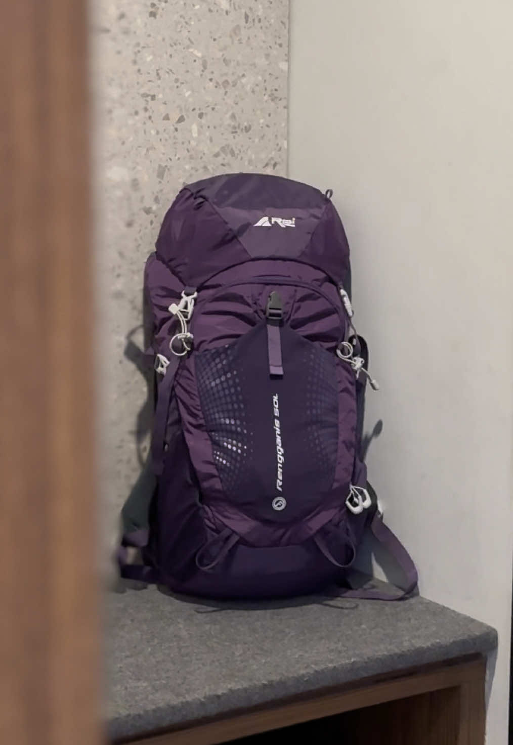 Warna ungu ini rare banget karna sold out terus!! #carrier #arei #rengganis #50liter #bag 