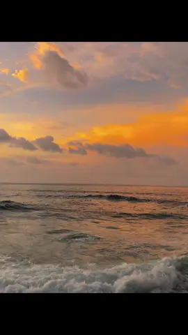 yang lagi nyari kata-kata sad, cek aja di komentar >>