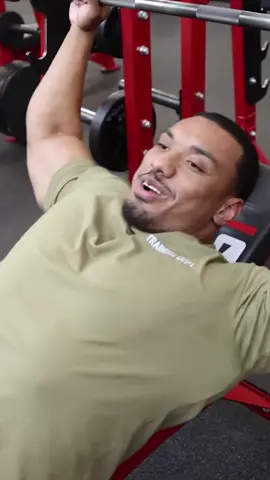 Bench clap #bodybuilding #bodybuilder #strengthtraining #strengthtraining  #gymtok  #gym