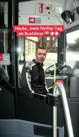 Höflichkeit ist das A und O 😅🚌💨💨#teamjntsch💯 #comedy 