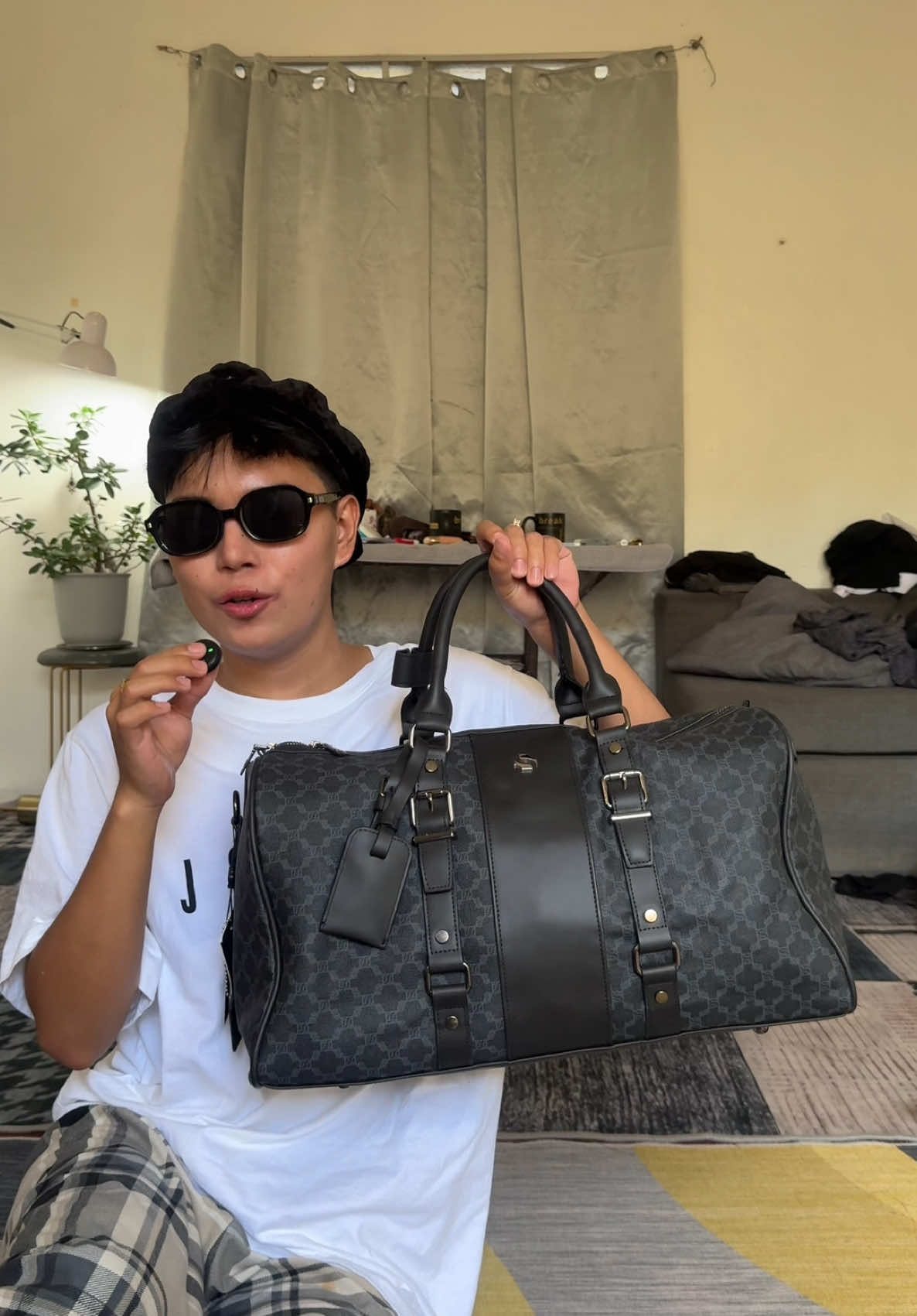 Travel season is here! + This Shigetsu duffle bag is the perfect companion for your summer getaways-spacious, stylish, and built for adventure! #travelessentials #summertrip #dufflebag #shigetsu #travelbag 