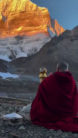 In front of the sacred Kailash Divine Mountain, the monks meditate and feel the spiritual power of heaven and earth. May your heart be as pure as this snowy mountain, and karma will guide you to the light! 🏔️🙏 #Kailash Divine Mountain #Meditation Journey #Karma Enlightenment