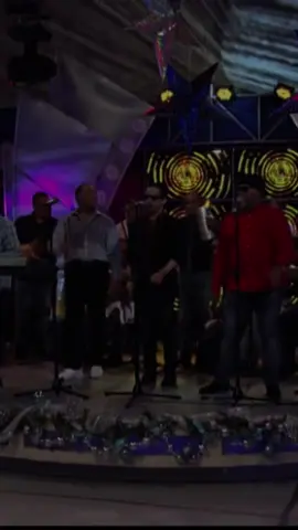 Tus besos son como caramelos🍭😋 #Lagranmanzana #Merengue #tusbesos #fyp 