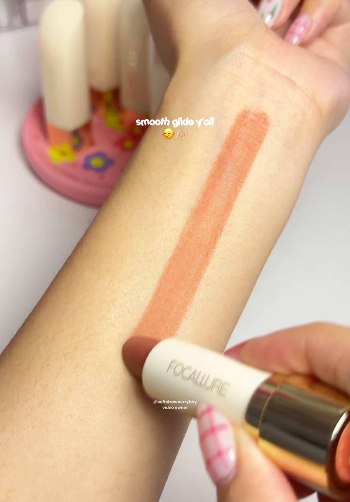 affordable matte lipstick from Focallure ☁️🫧 #lipmatte #focalluremattelipstick #focallureph #focalluremusthaves #mattelipstick #makeup #lipstick #matte #fyp #foryou 