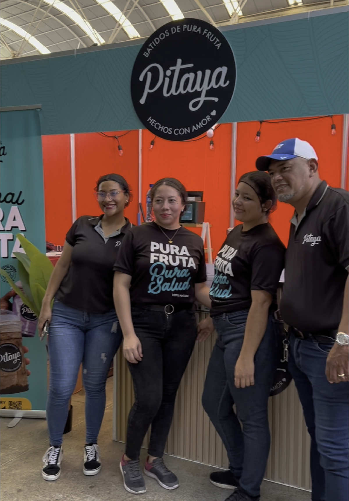 ¡Así vivimos el segundo día en la Nica Fitness Expo! 💥 Batidos frescos, mucha energía y diversión en cada rincón. ¡Gracias por ser parte de esta experiencia saludable con Pitaya! #paratii #foryoupage #batidos #Fitness #saludable 