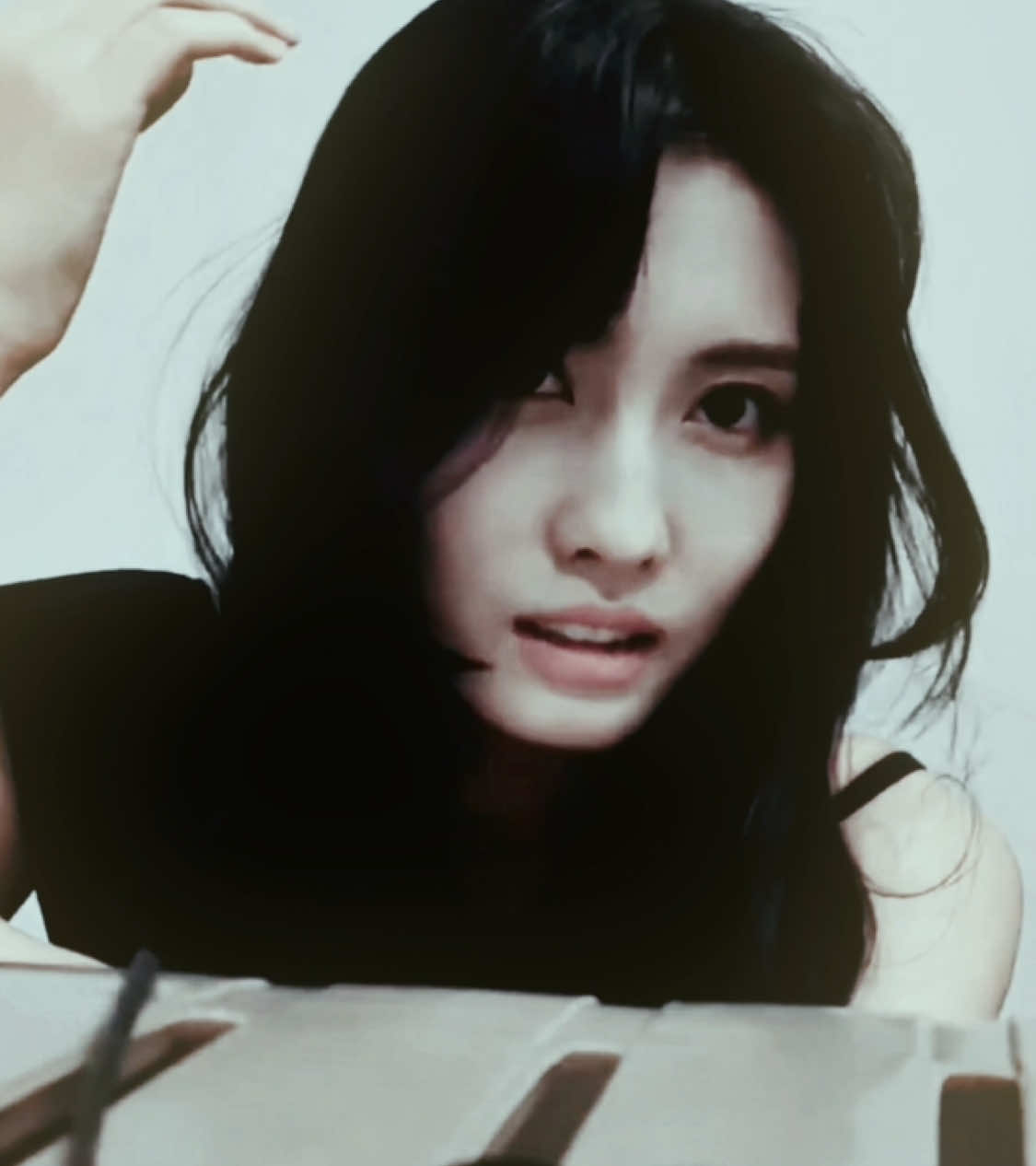 why is she handsome😫 | idk what's wrong with the quality of 8th frame #momo #twice #hiraimomo #momoedit #twiceedit #fyp 