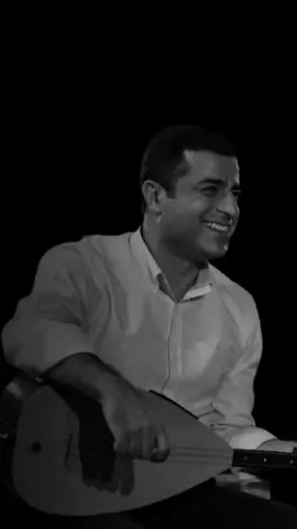 Selahattin Demirtaş...🫠🫵🏻🫶🏻 . . . . . #selahattindemirtas #selobaşkan #selahatindemirtaş #selo #başkan #keşfetbeniöneçıkar #fypdongggggggg #funny #fypシ゚ #fypp #kürtçe #kurd #kurdistan #kurdish 