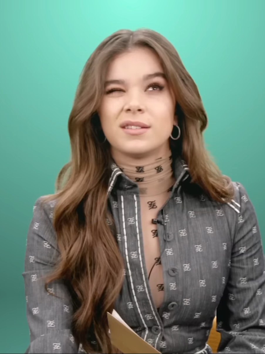 😂  #haileesteinfeld #interview #funny #capitalbuzz #haiz #haizers #steinfam #haileegermany  © @Capital Buzz 