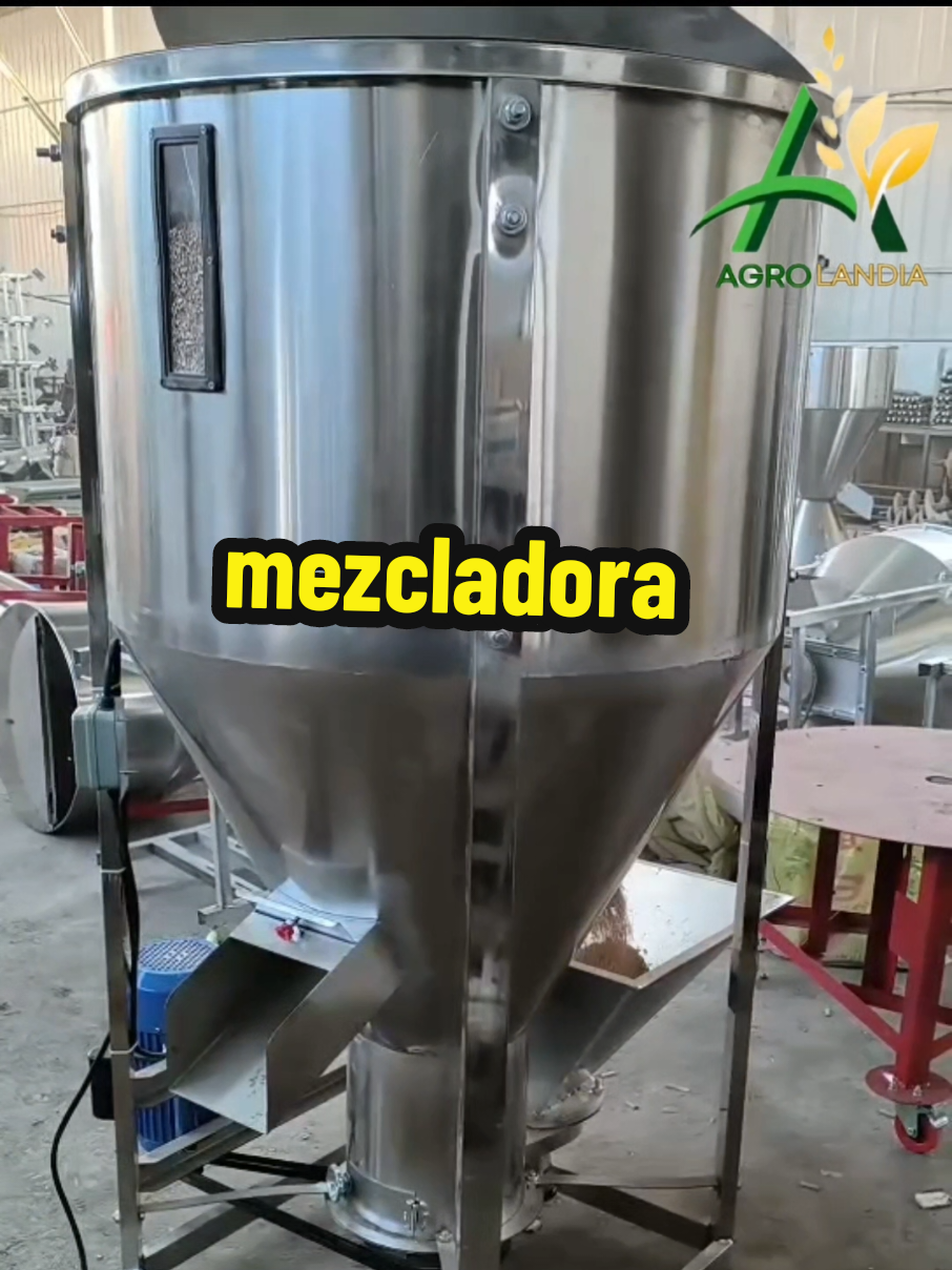 mezcladora de alimentos balanceados #mezcladora #mezcla #alimento 