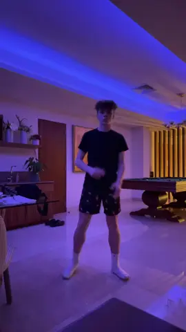 Trying to post as much as I can #dance #penthouse #mexcio #bluelight 