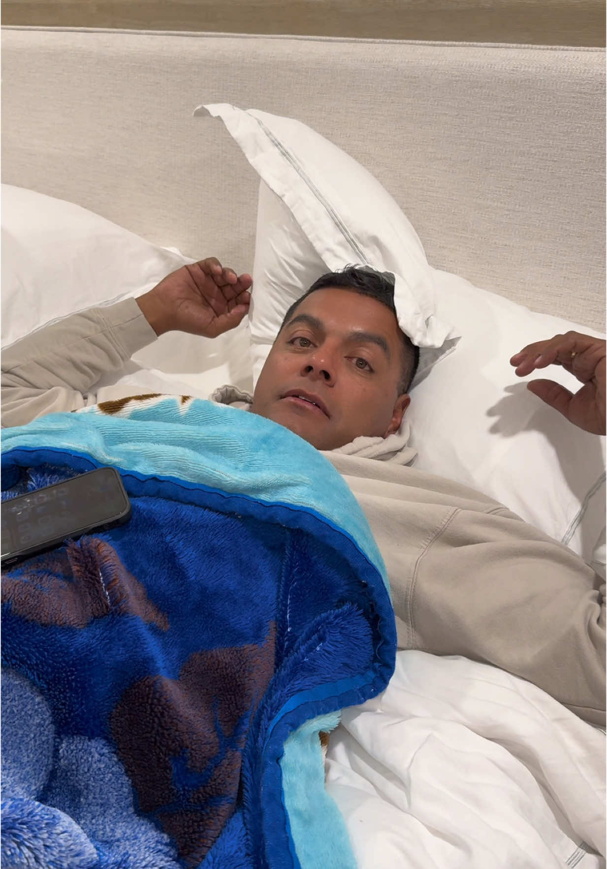Replying to @clos do yall not sleep in hoodies when you’re cold??? dad spent all the heater money on the mooostang ig😭😂 #theaguilars #dad #joke 