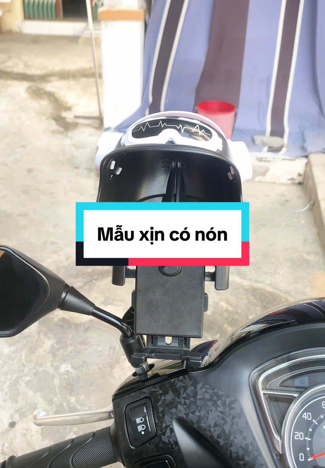 Giá đỡ kẹp điện thoại gắn xe máy  #phukienxemay #giadodienthoai #kepdienthoaixemay #phukienxe 