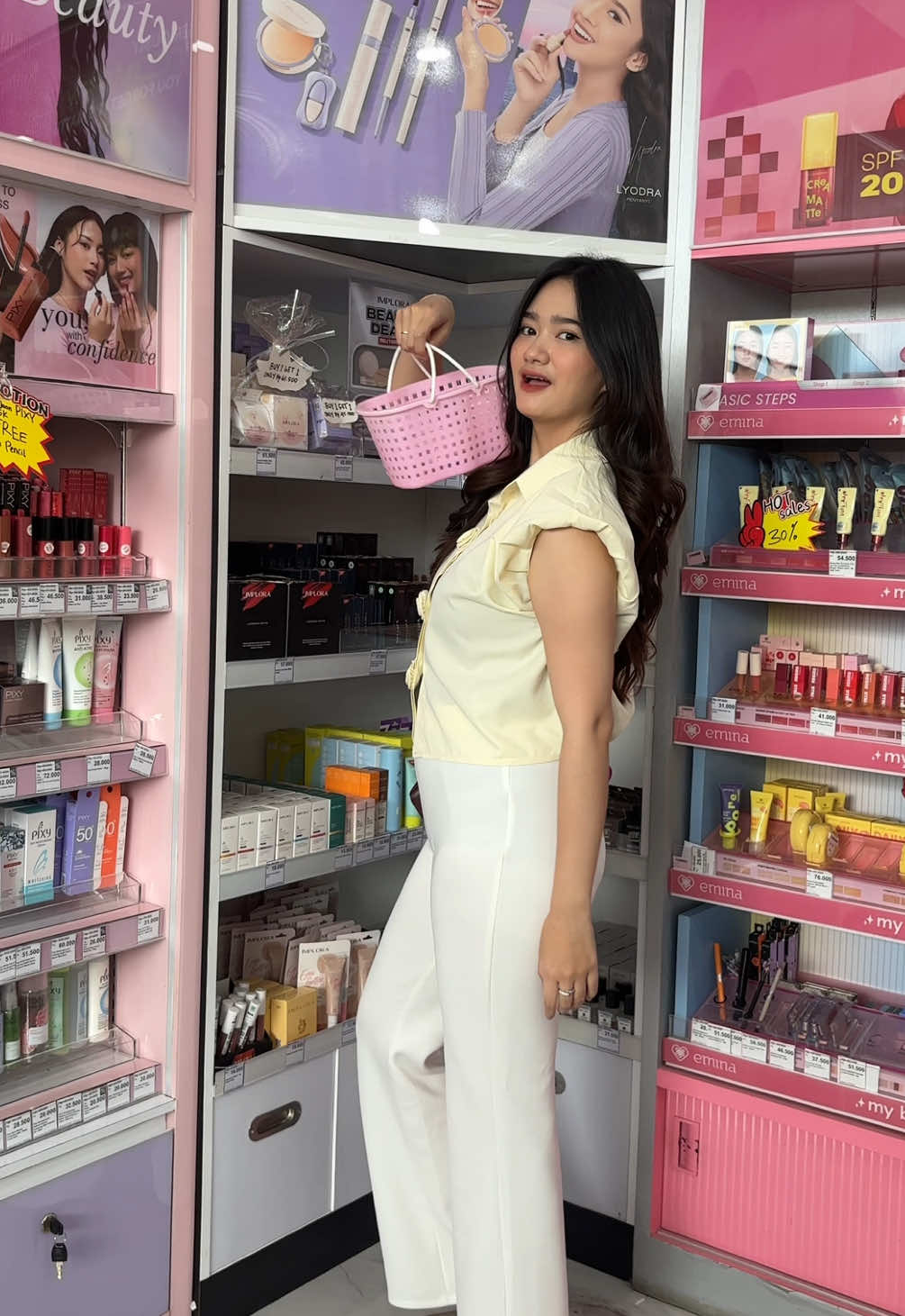 Kilaukan hariku dengan makeup favoritku @Implora Cosmetics  🤍  #BeraniJadiAku #CantikTiapDetik #DaytoDayTwoWayCake #ImploraCushion