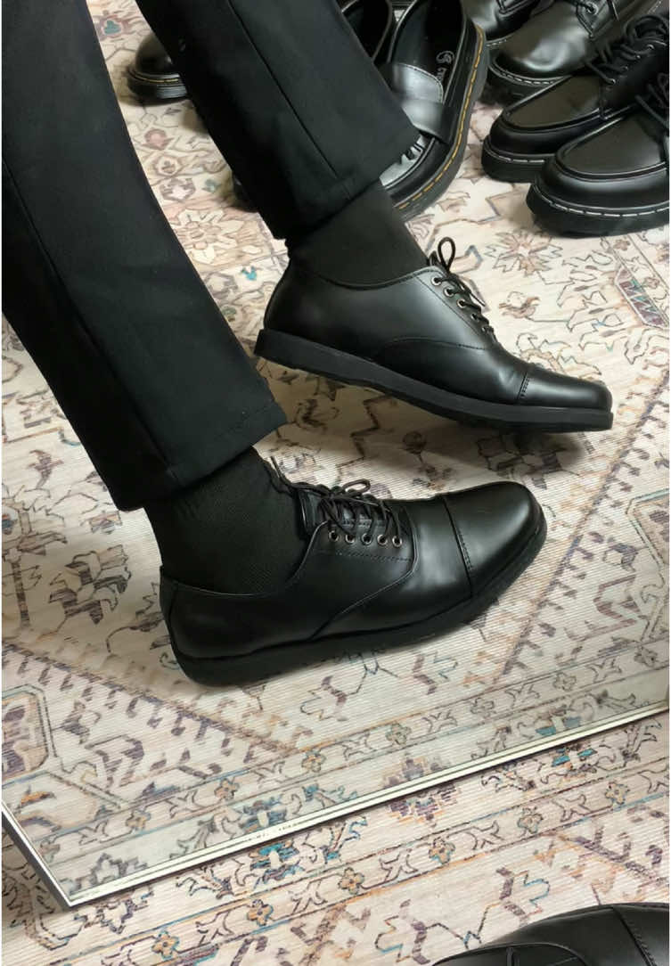 Sepatu Pantofel Oxford fullblack dari mndyofficial #pantofel #sepatupantofel #sepatuformal #sepatukerja #sepatupria #sepatumurah #fyp #foryou 