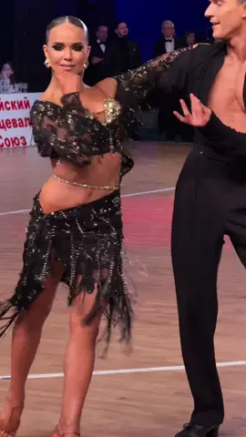 🐆😍#ballroomdancing #танцы #бальныетанцы #рек #dance #ballroomdance 