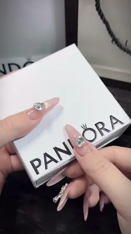 #CapCut Hót nhất xốp tui mấy bác ơi 🎀🎀 #quatangnguoiyeu #FULLBOX #pandora #trangsucbac #lactaynu #glistentiemtrangsuc#trangsucvangbac