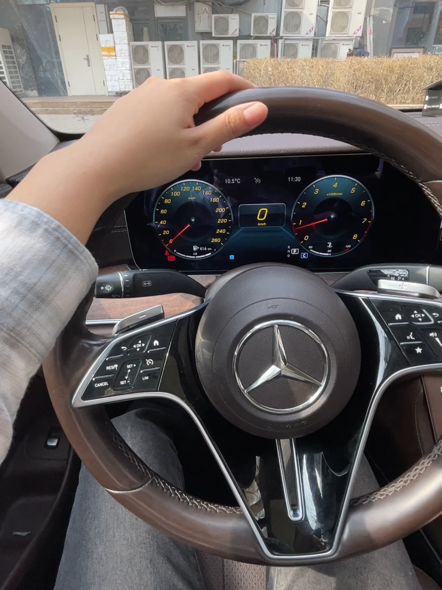 Guess what car this is?#cartok #cars #carsoftiktok #cartips #cardriving #manual #driving #carknowledge #fyp #car