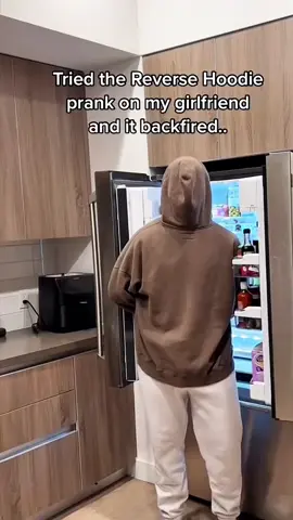 Hoodie prank🤣🤣                                                       #scare #prank #scarepank #funny #fail #funnyvideos #fyp #fypシ゚viral #fypage #prankvideo  #jump  #jumpscare #jumping #jumpy #prankvideos  #hahahaha #funnyfamily #scary #scarytiktoks #myman #funnycoupe #funnyfamily #funnyboy