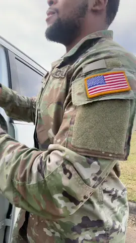 Banged up my shoulder for the second time in 6 months 😭😭. #GymTok #fitnesstiktok #fitnessjourney #shoulderpain #workingout #gymbro #fypシ #fyppp #fitnesstok 