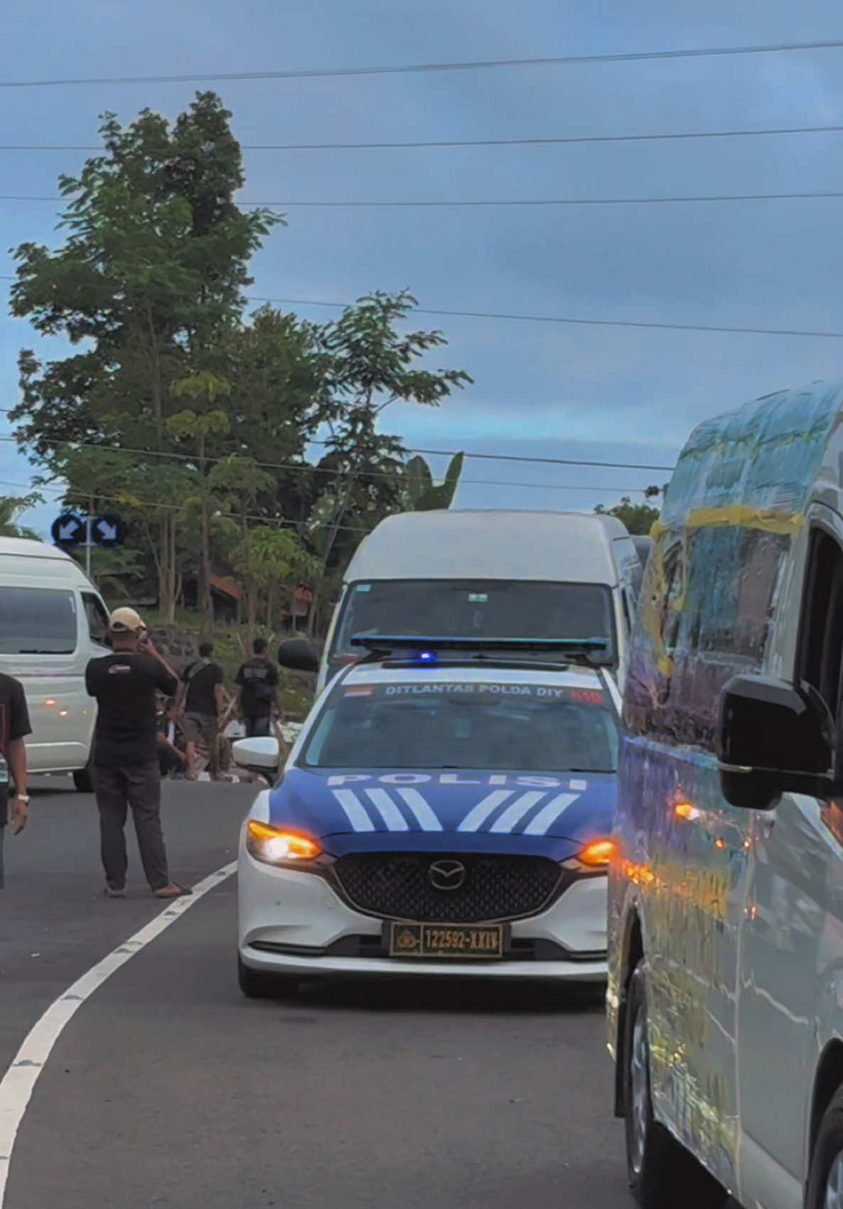 Menyala abangku 🔥🔥🔥 @Ahmad Wildani @Aw Garage @YELLOW GARAGE JOGJA @Mas_Aris @SAKHA ALBAHRAIN @Jendral Hiace Garage @WahyuSstututu @Wa Abud 2kd 🤟  #abdidolantransport #koetelponakuotw💨💨 #kopdarhiacejogja #buberhiacejogja #hiacejogja #hiacecommuter #hiacepremio #hiaceluxury #hiaceindonesia #dieselpower #dieselgank #fyp 